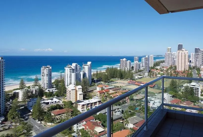 اتاق پرمیوم با چشمانداز دریا, Crowne Plaza Surfers Paradise, An Ihg