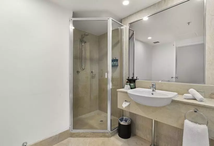 اتاق پرمیوم با چشمانداز دریا, Crowne Plaza Surfers Paradise, An Ihg