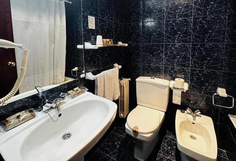 اتاق استاندارد, Folch