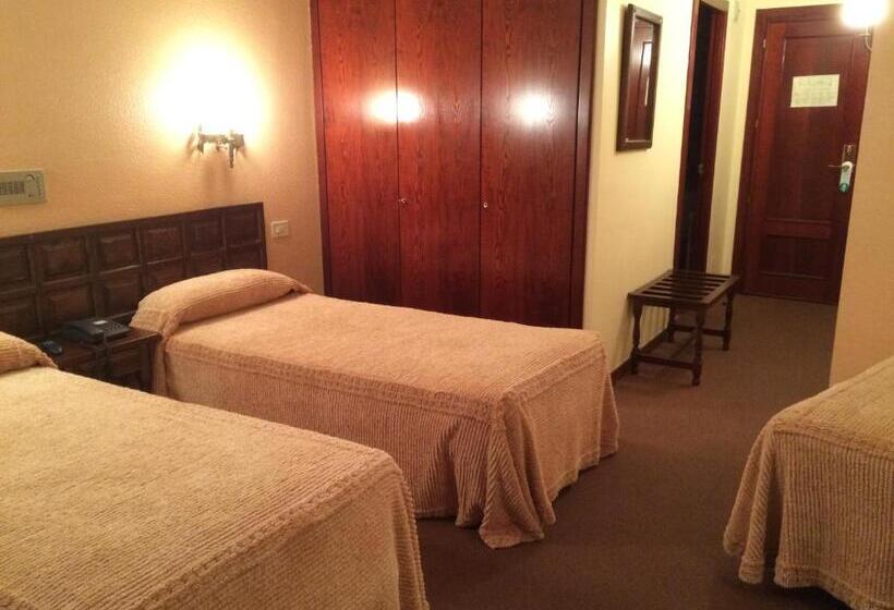 اتاق استاندارد چهار تخته, Folch