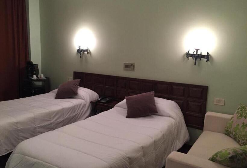 اتاق استاندارد, Folch