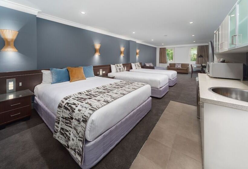 غرفة عائلية, Hyde Park Inn