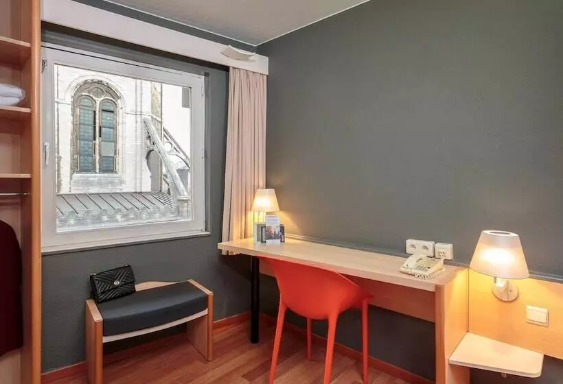 اتاق استاندارد سه نفره, Ibis Brussels City Centre