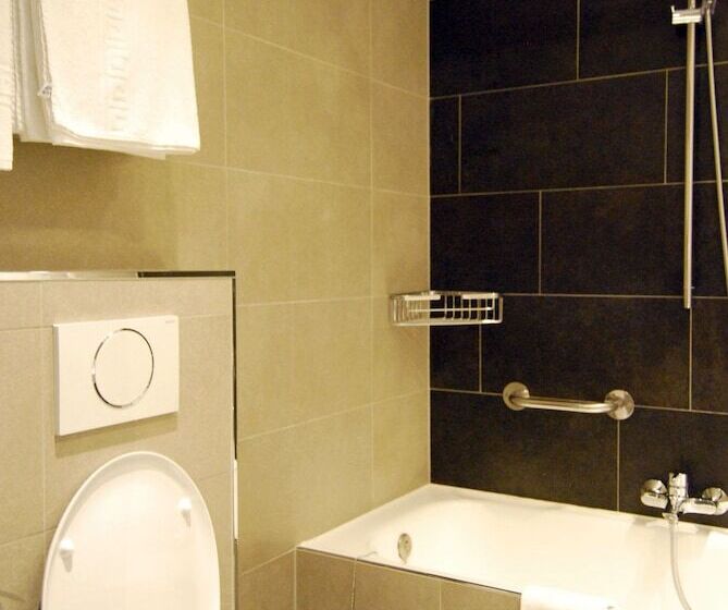 غرفة أساسية, Melinda