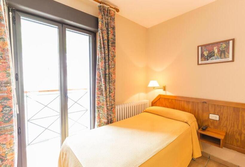 اتاق استاندارد سه نفره, Paris