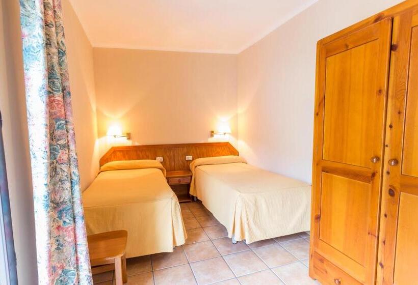 اتاق استاندارد چهار تخته, Paris