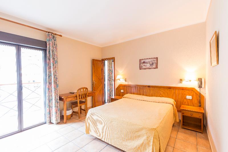 اتاق استاندارد چهار تخته, Paris