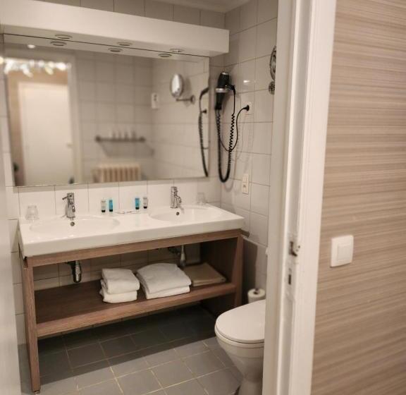 Семейный Номер, Pavillon Du Zoute