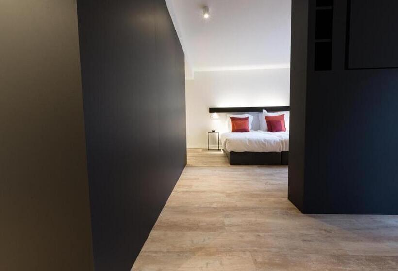 סוויטת ג'וניור, Portinari