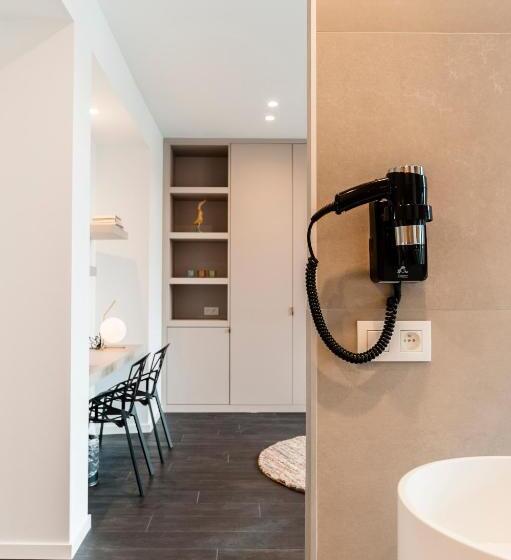 סוויטת ג'וניור, Portinari