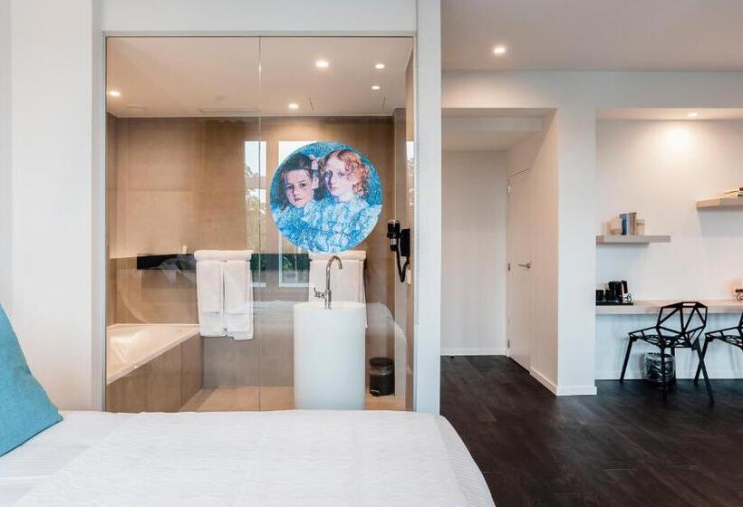 סוויטת ג'וניור, Portinari