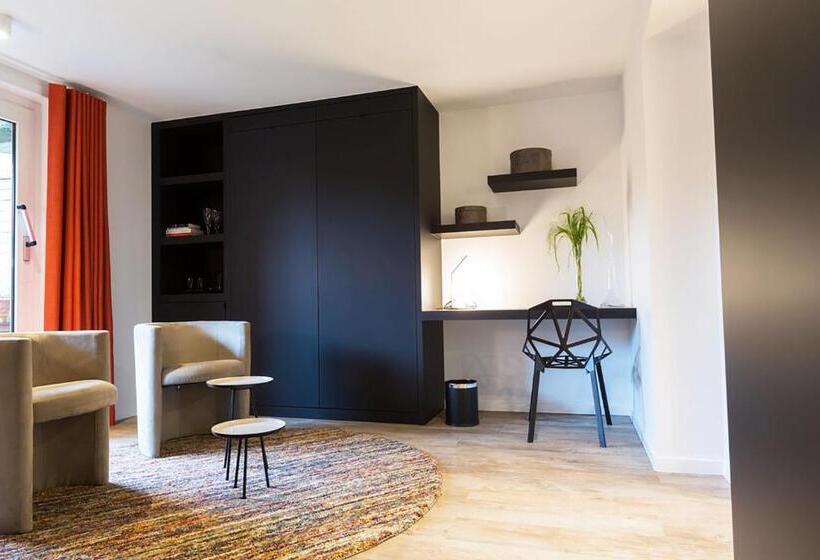 סוויטת ג'וניור, Portinari