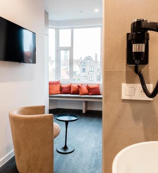 חדר סופריור לשלושה, Portinari