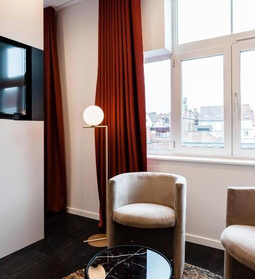 חדר סופריור לשלושה, Portinari