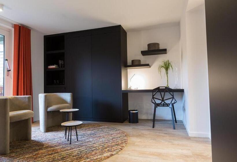 סוויטת ג'וניור דלוקס, Portinari