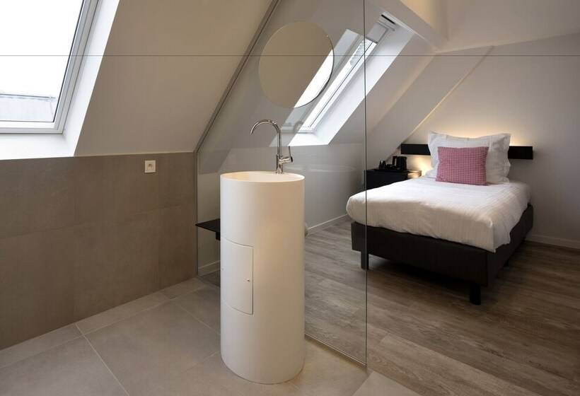 חדר אקונומי יחיד, Portinari