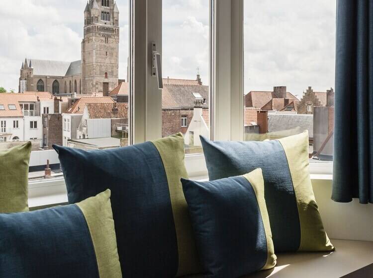 חדר סופריור לשלושה, Portinari