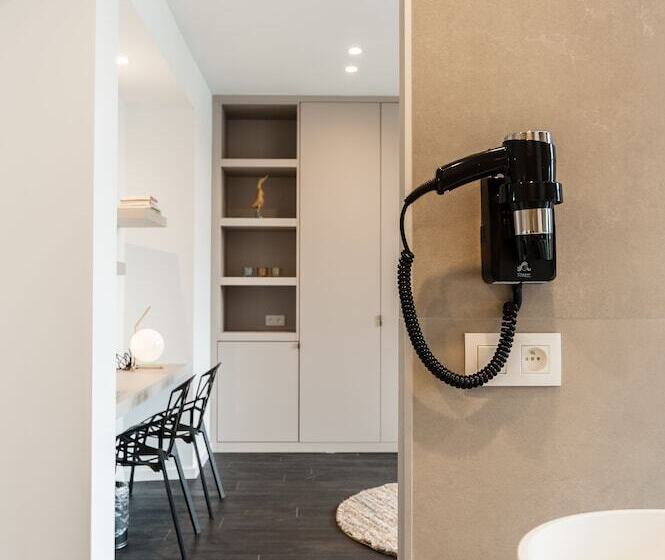 סוויטת ג'וניור, Portinari