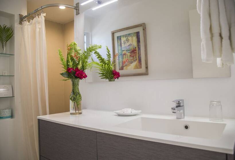 سوییت با چشمانداز باغ, Siboney Beach Club