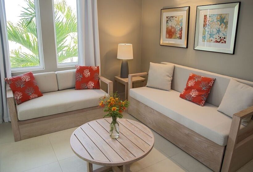 سوییت با چشم‌انداز باغ, Siboney Beach Club