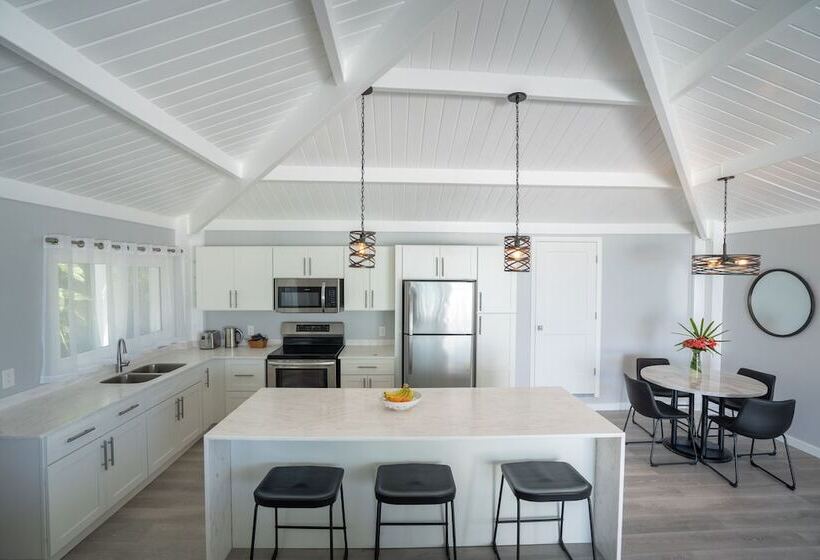 سوییت با چشمانداز دریا, Siboney Beach Club