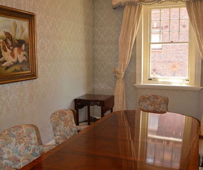 프레지덴셜 스위트, Sir Stamford Circular Quay