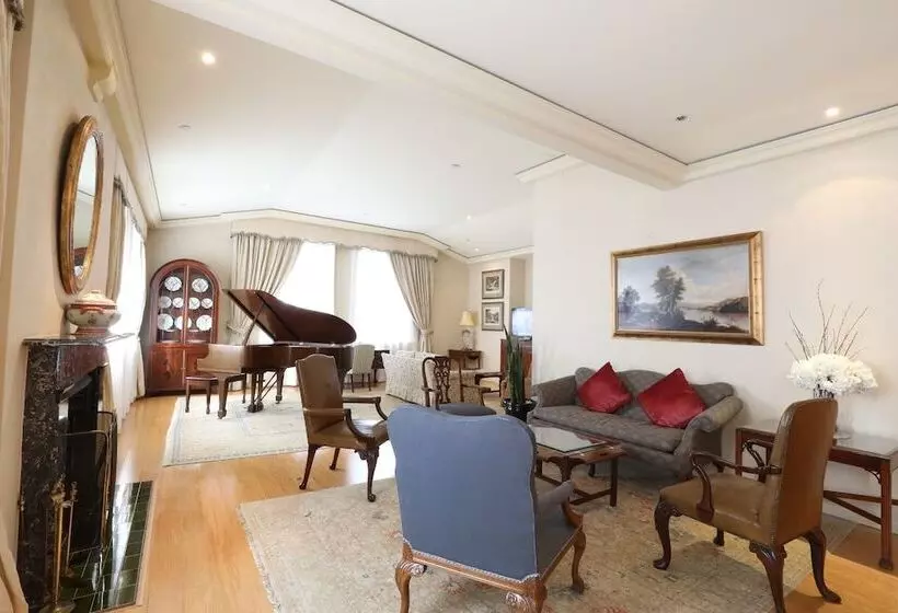 سوئیت پرزیدنت, Sir Stamford Circular Quay