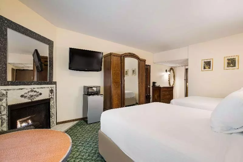 سوئیت پرزیدنت, Sir Stamford Circular Quay