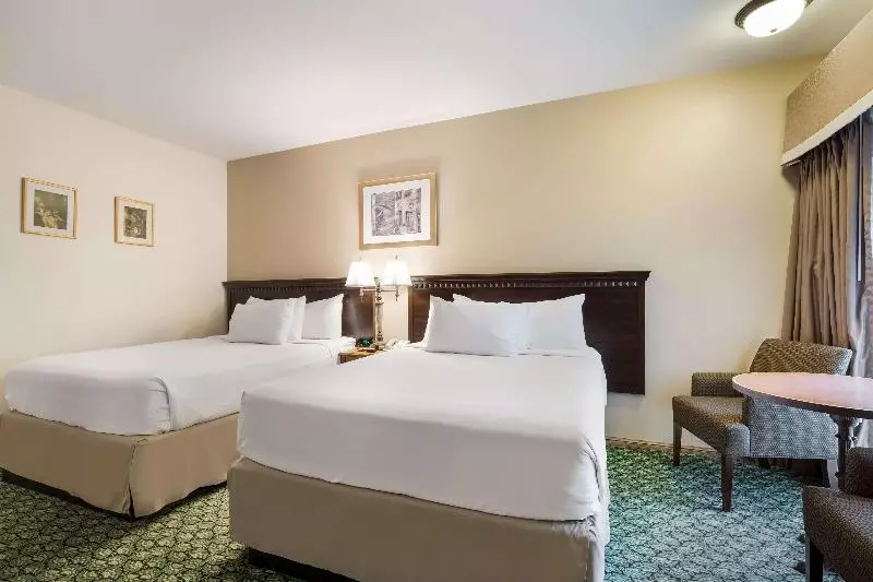 سوئیت پرزیدنت, Sir Stamford Circular Quay