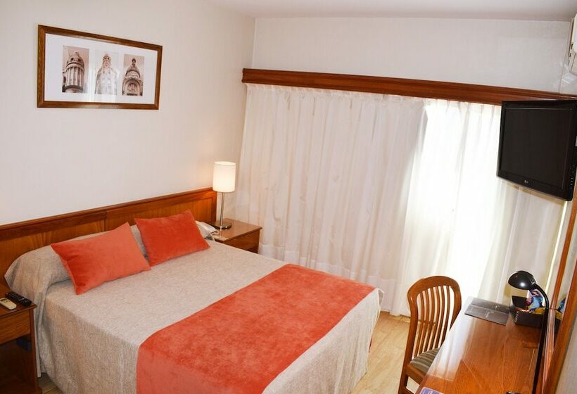 חדר אקזקיוטיב, Solans Carlton