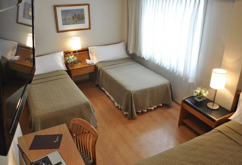 חדר אקזקיוטיב לשלושה, Solans Carlton