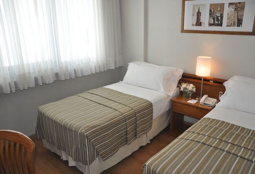 חדר אקזקיוטיב, Solans Carlton