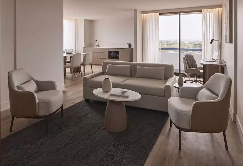 2 Bedroom Suite with Balcony, Rydges North Sydney