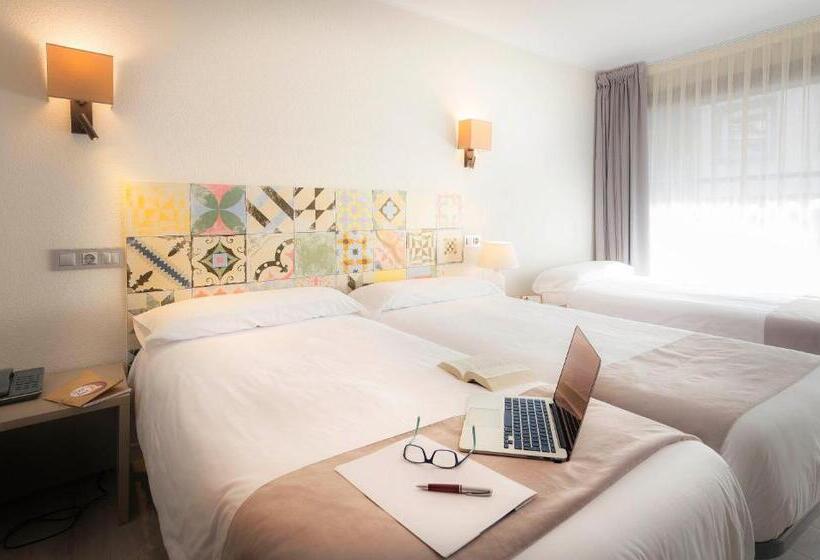 اتاق استاندارد سه نفره, Tudel