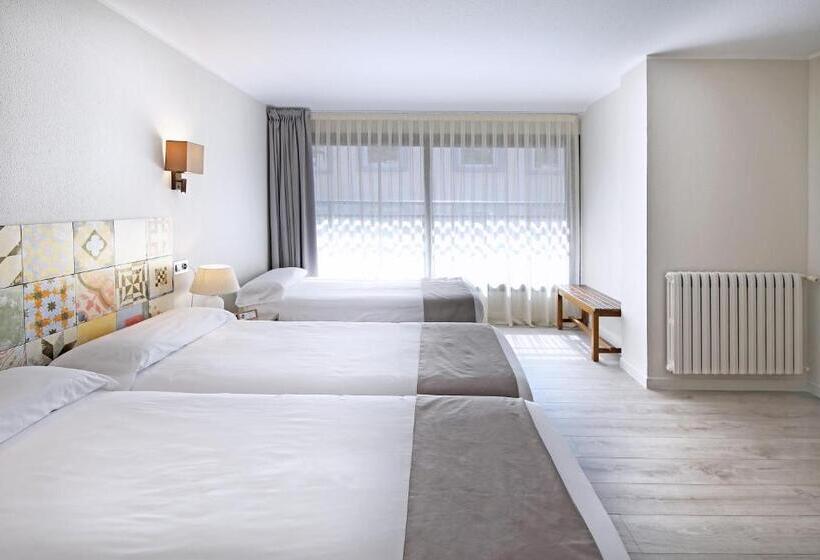 اتاق استاندارد سه نفره, Tudel