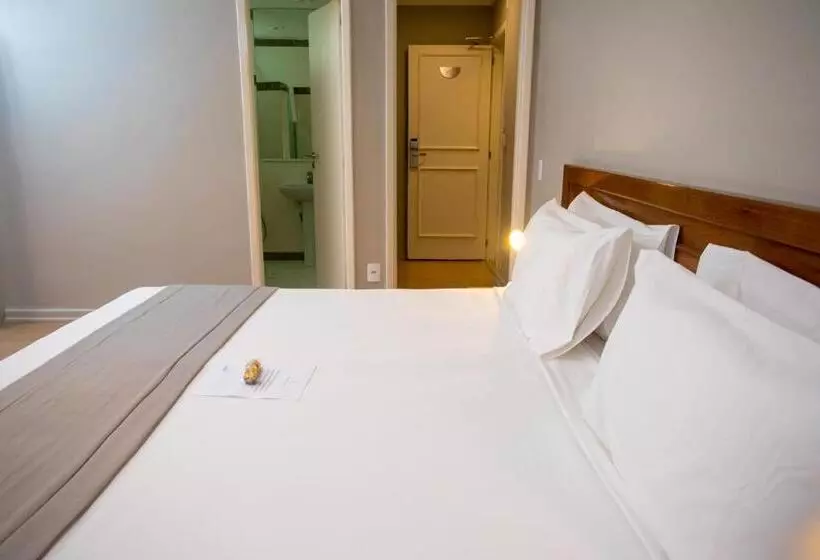 اتاق استاندارد با تخت بزرگ, Regency Park