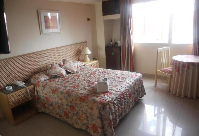 اتاق لوکس, America