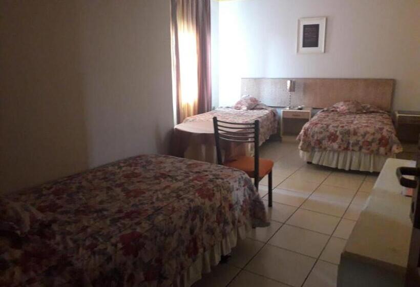 اتاق استاندارد سه نفره, America