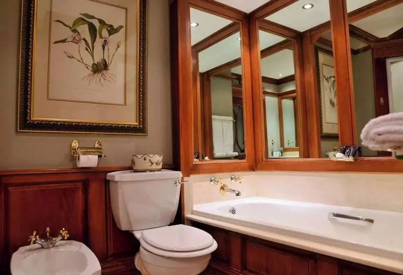 اتاق کلاب, Avani Gaborone Resort & Casino