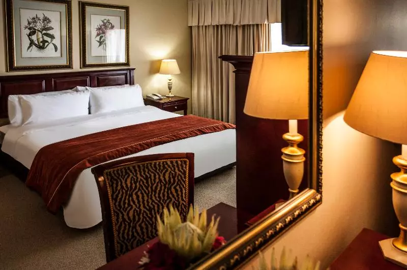اتاق کلاب, Avani Gaborone Resort & Casino