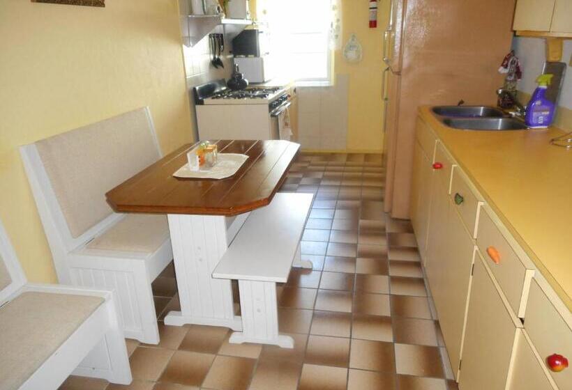 1 Bedroom Apartment, Blue Horizons Guest House
