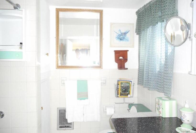 اتاق استاندارد, Blue Horizons Guest House