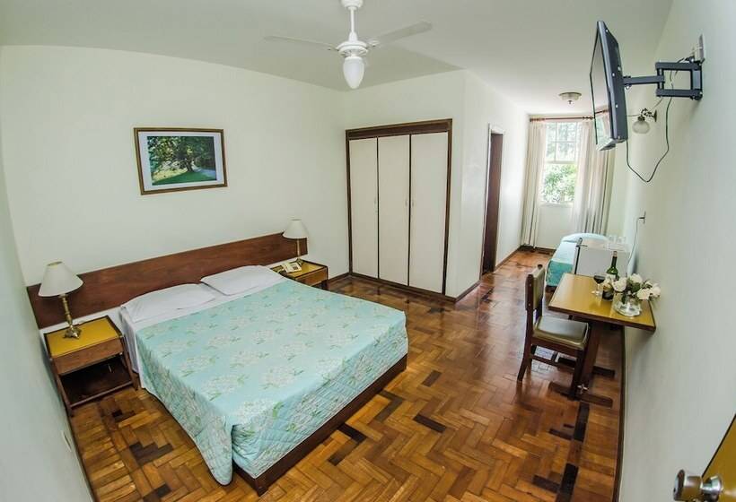 수피리어 룸, Bucsky