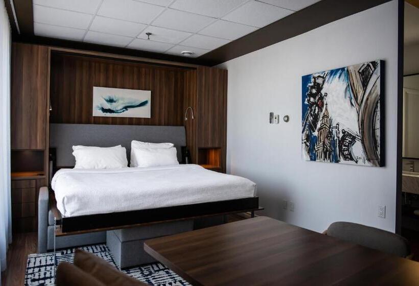 디럭스 룸 킹사이즈 침대, Chicoutimi, Affilié à Hyvi