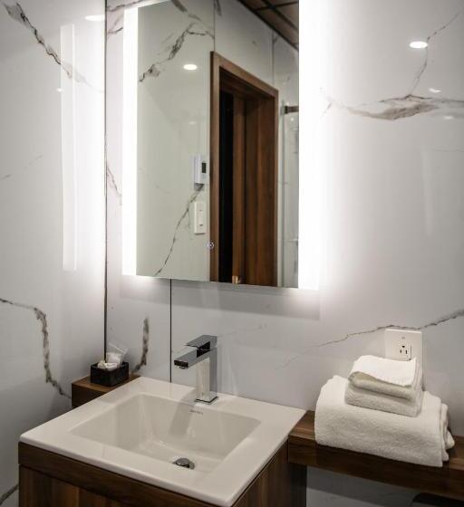 디럭스 룸 킹사이즈 침대, Chicoutimi, Affilié à Hyvi