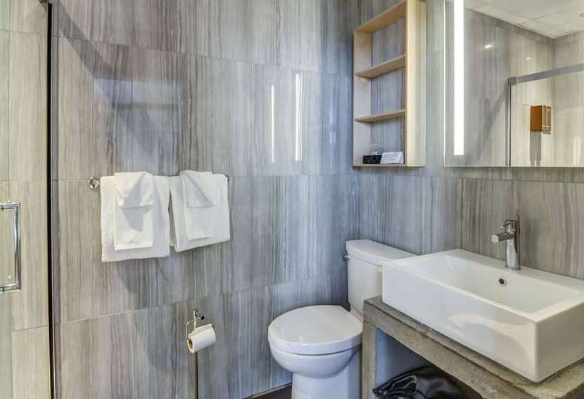 수피리어 룸, Chicoutimi, Affilié à Hyvi