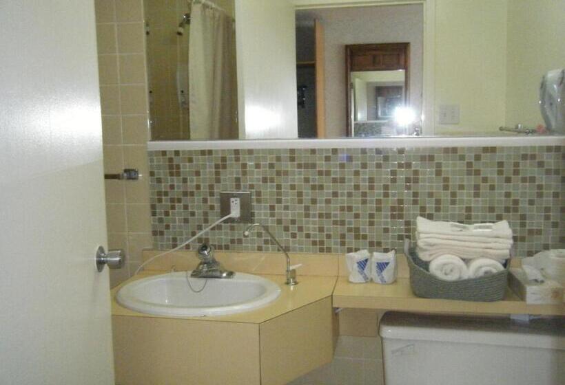 标准间, Claymore Inn And Suites