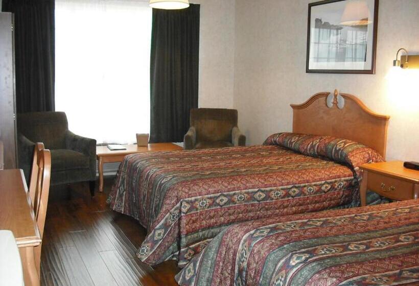 带2个双人床的标准工作室, Claymore Inn And Suites