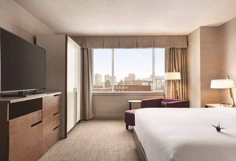 اتاق پرمیوم, Coast Edmonton Plaza Hotel By Apa
