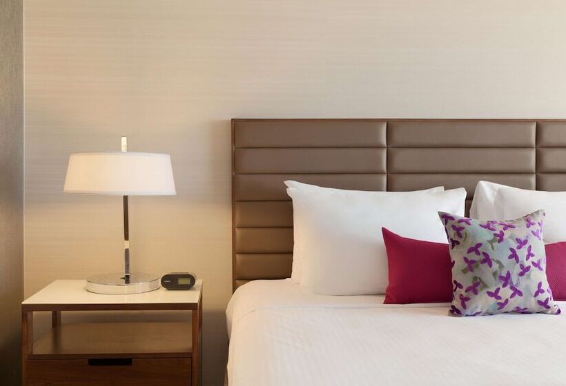 高级客房, Coast Edmonton Plaza Hotel By Apa